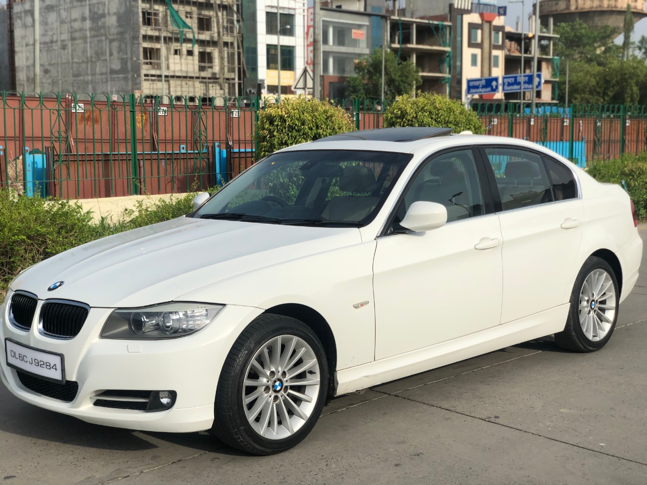 Detectable moderadamente Gran roble BMW 320d 2011 Highline | Sunroof - Display Screen - Electronic Steering |  TOP MODEL | 16,000 KM Only - Delhi Cars Co. by Taran Batra
