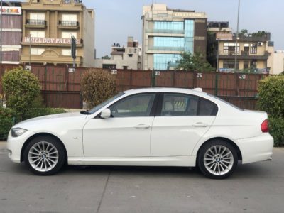 BMW 320d 2011 Highline | Sunroof – Display Screen – Electronic Steering | TOP MODEL | 16,000 KM Only