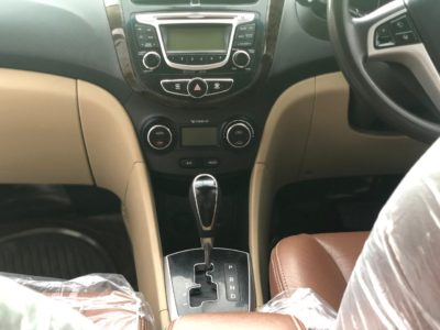 Hyundai White Verna Fluidic 1.6 CRDi SX Automatic, 2014, Diesel | 1st Owner & Brown interior