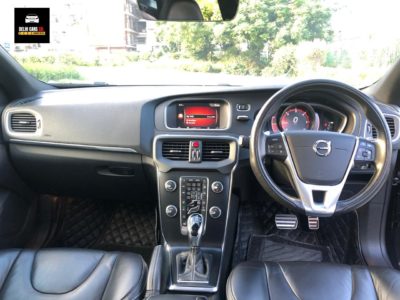 VOLVO V40 D3 R-Design 2018 | 23,000 KMs Only | Used Volvo in Delhi