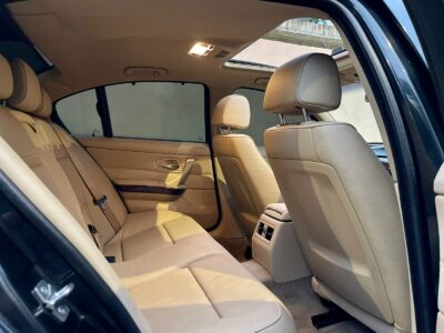 BMW 330i SPORTS PETROL – 6 Cylinder