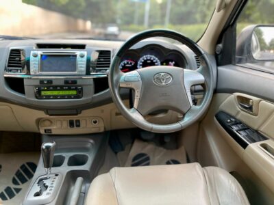 TOYOTA FORTUNER AUTOMATIC 2013