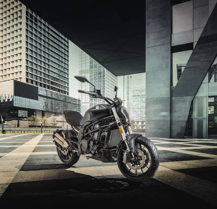Benelli 502C launched in India; Rs 1 lakh cheaper than Kawasaki Vulcan S