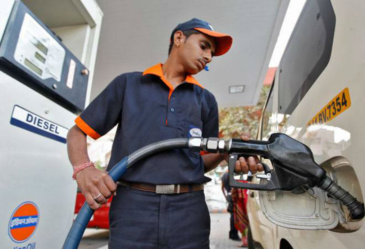 Cut in fuel prices: Diesel to be cheaper by Rs 10, petrol by Rs 5 from tomorrow