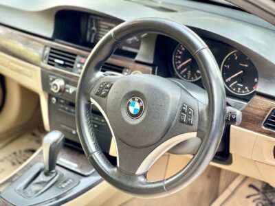 BMW 320d 2012 Sunroof – Cherry Red