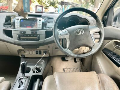 TOYOTA FORTUNER 2012/AUGUST – WHITE – INR 11.25 LAKH