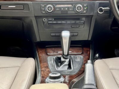 BMW 320i PETROL Sunroof | INR 5.87 Lakh